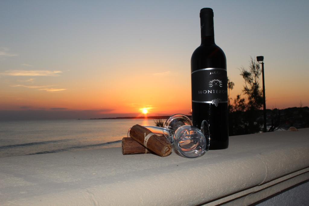 Due Passi Dal Mare Bed & Breakfast Torricella  Exterior foto